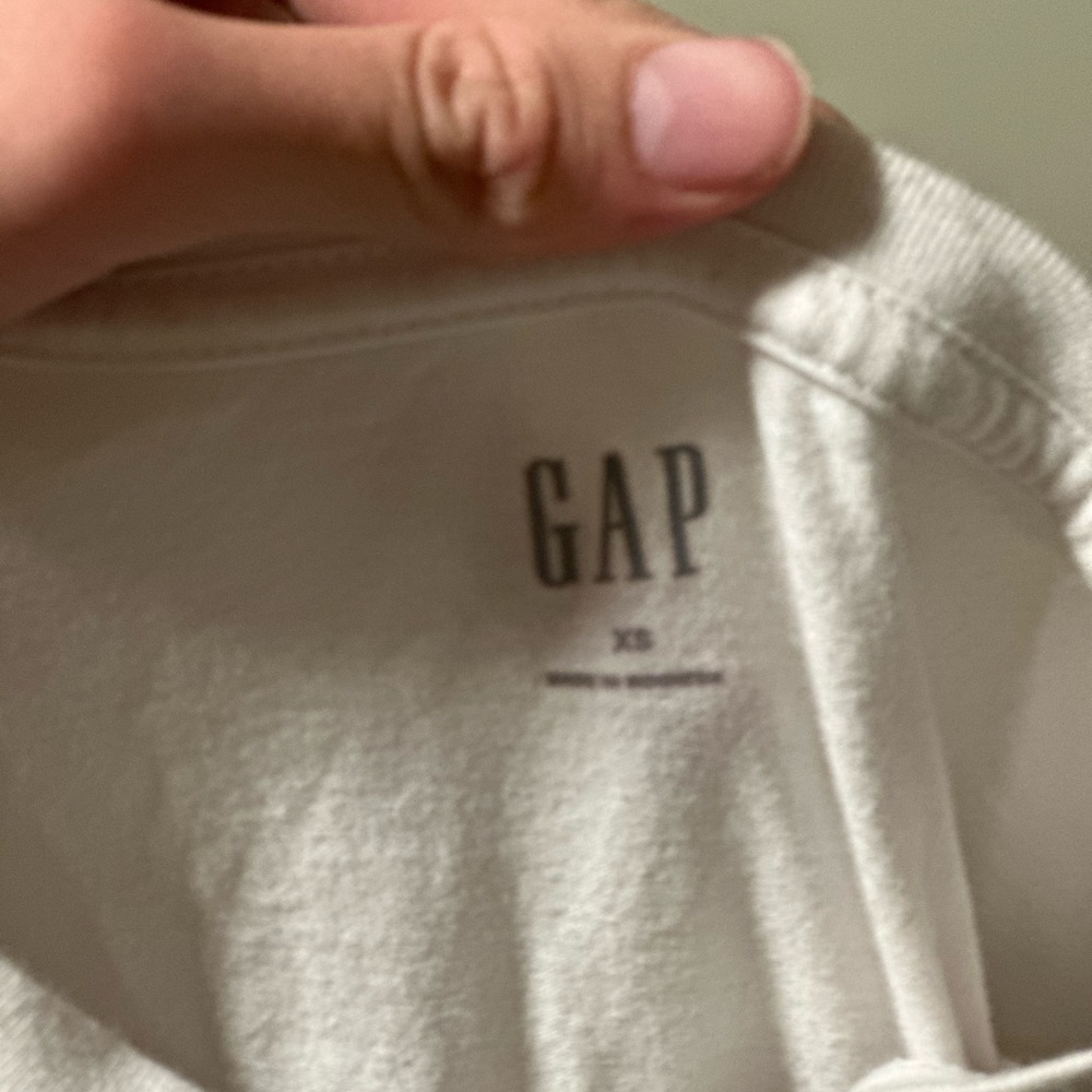 Gap t shirt